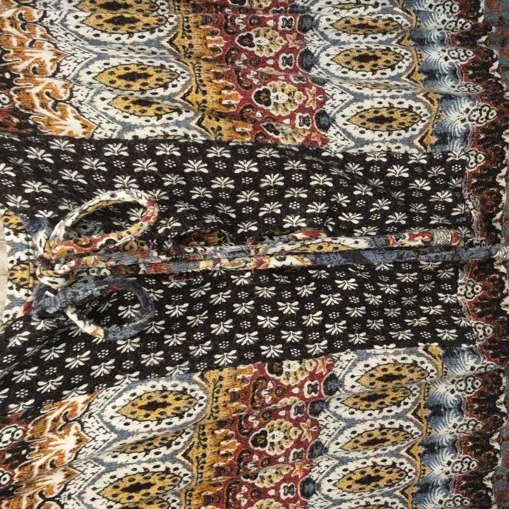 Top - Picture 2 of 2